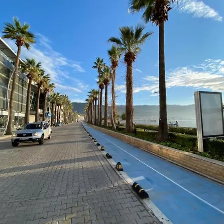 Ezgi's With Private Garden In 아파트 말마리스